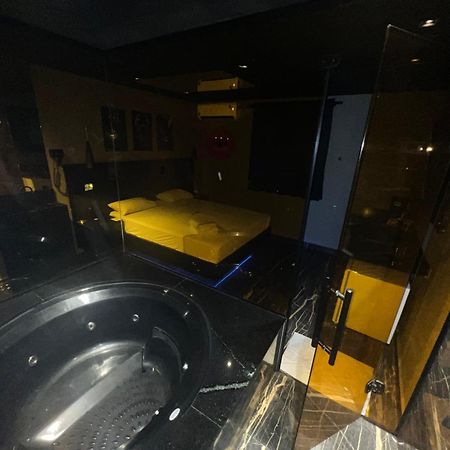 Motel Contigo 瓜卢流斯 外观 照片