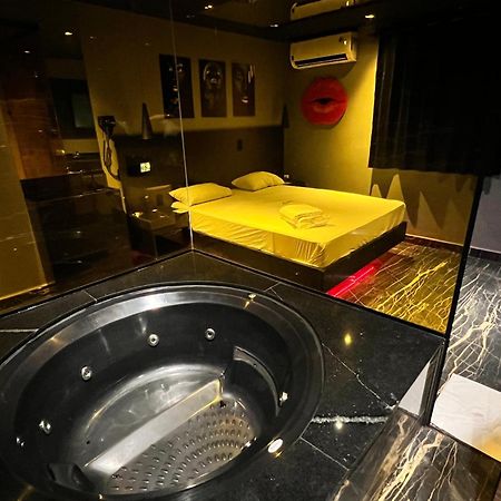 Motel Contigo 瓜卢流斯 外观 照片