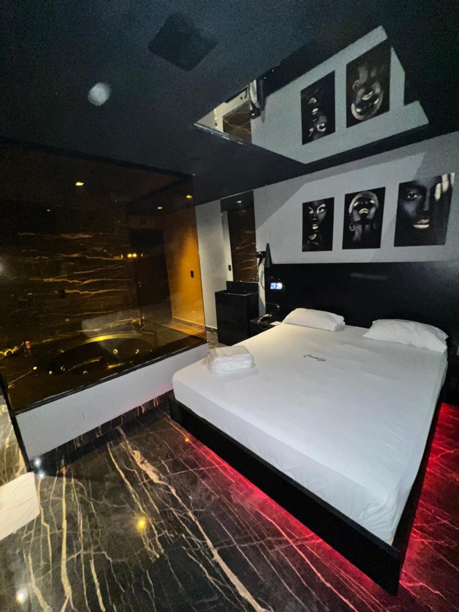 Motel Contigo 瓜卢流斯 外观 照片