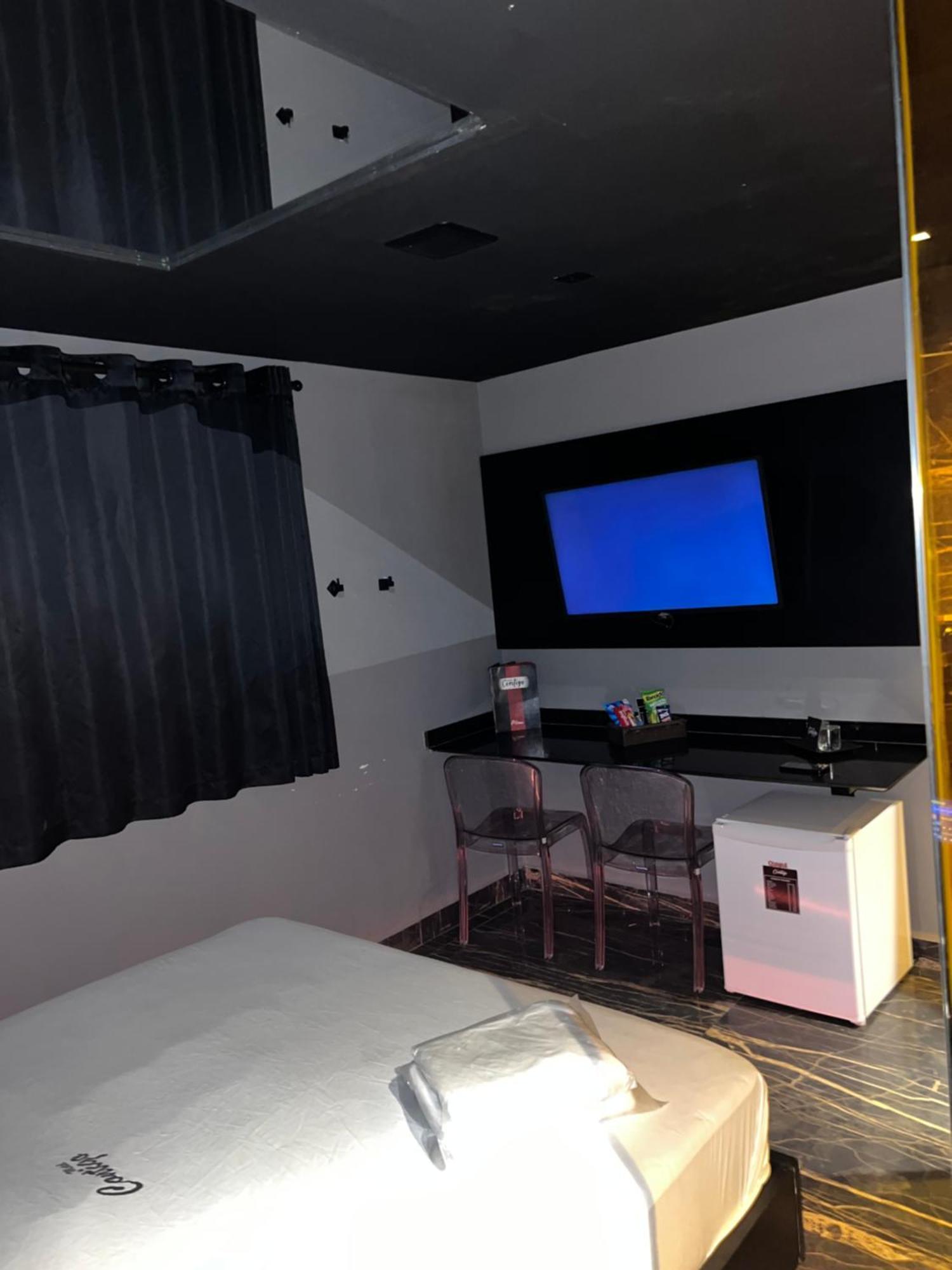 Motel Contigo 瓜卢流斯 外观 照片